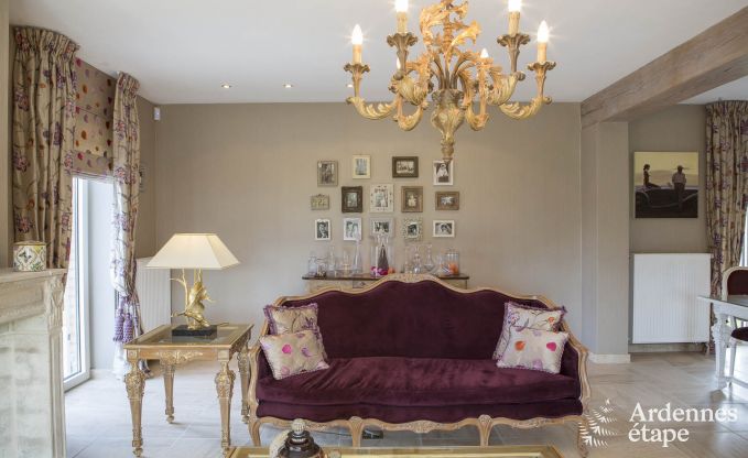 Villa de luxe pour 8 personnes  Doische : cabine infrarouge, jacuzzi, cassette  bois, tang et jardin priv