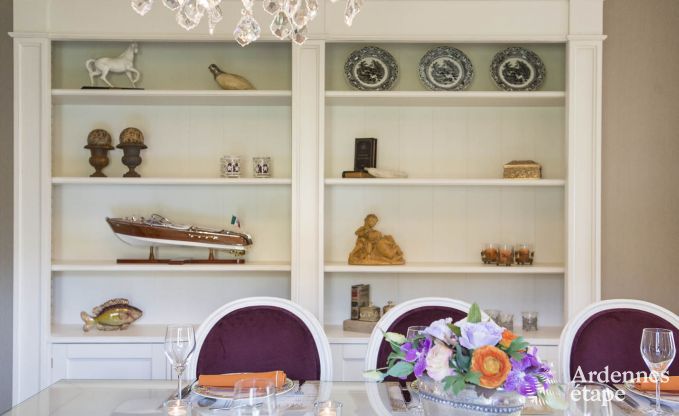 Villa de luxe pour 8 personnes  Doische : cabine infrarouge, jacuzzi, cassette  bois, tang et jardin priv