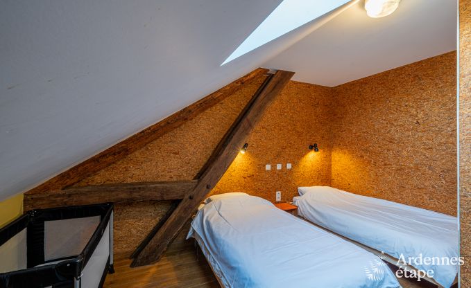 Maison de vacances � Drubuy (M�an), Ardenne, 7 chambres, 3 salles de bain, 19 personnes, jardin privatif, �quipements enfants et loisirs