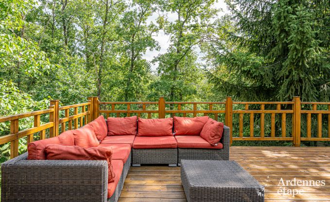 Sjour de dtente en Ardenne : spacieux chalet  Durbuy pour 8 personnes avec jacuzzi sur la terrasse