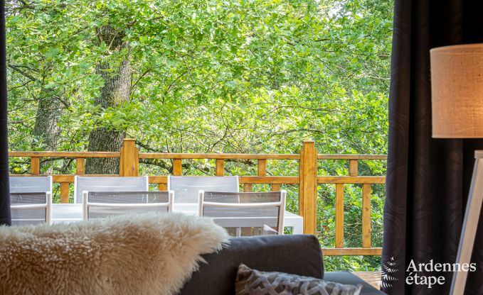 Sjour de dtente en Ardenne : spacieux chalet  Durbuy pour 8 personnes avec jacuzzi sur la terrasse