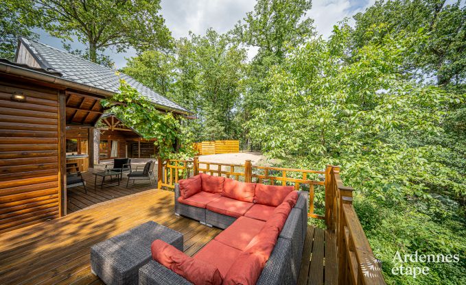 S�jour de d�tente en Ardenne : spacieux chalet � Durbuy pour 8 personnes avec jacuzzi sur la terrasse