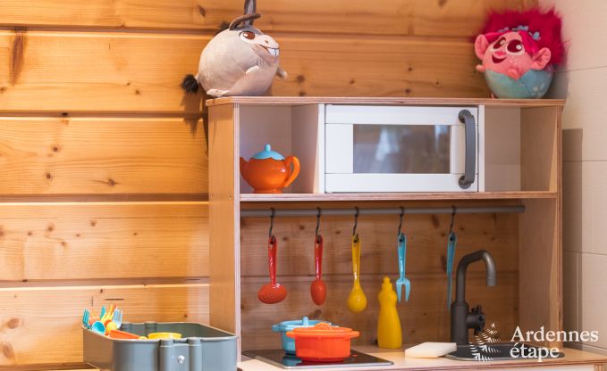 Grande maison de vacances prs de Durbuy pour 9 personnes avec jacuzzi couvert, jardin cltur et espace de jeux