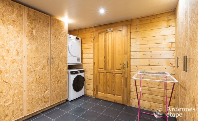 Grande maison de vacances prs de Durbuy pour 9 personnes avec jacuzzi couvert, jardin cltur et espace de jeux