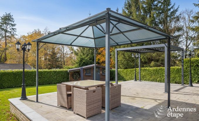 Grande maison de vacances prs de Durbuy pour 9 personnes avec jacuzzi couvert, jardin cltur et espace de jeux