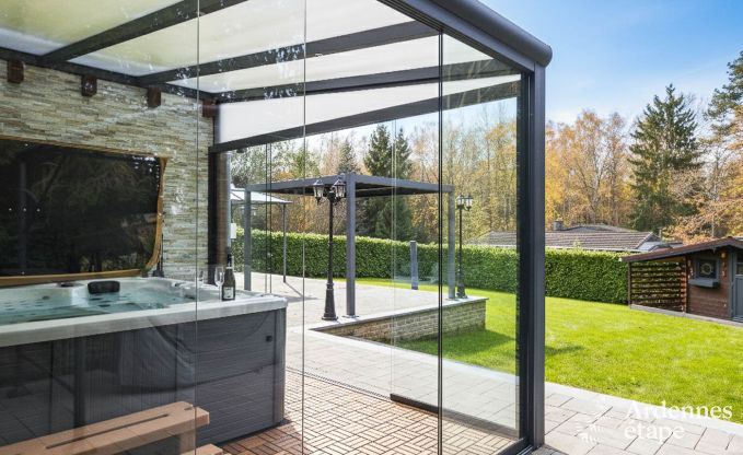 Grande maison de vacances prs de Durbuy pour 9 personnes avec jacuzzi couvert, jardin cltur et espace de jeux