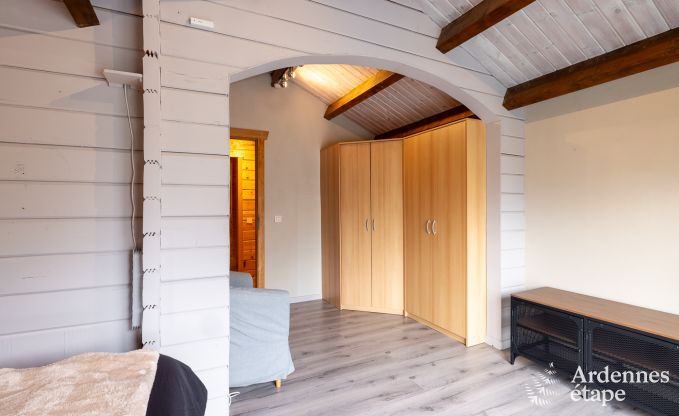 Grande maison de vacances prs de Durbuy pour 9 personnes avec jacuzzi couvert, jardin cltur et espace de jeux