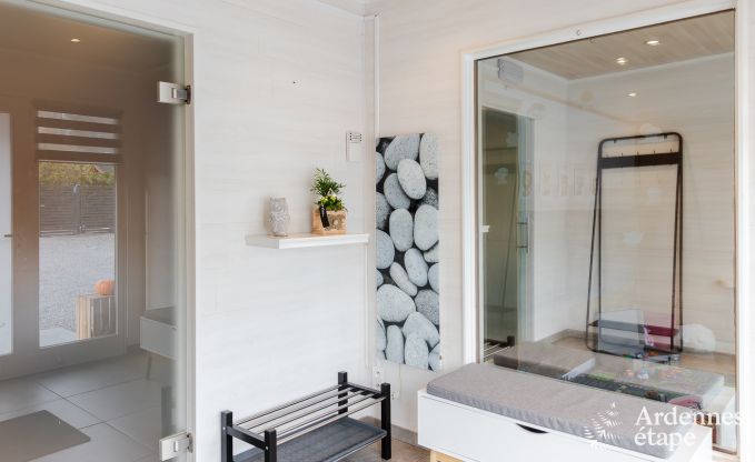 Grande maison de vacances prs de Durbuy pour 9 personnes avec jacuzzi couvert, jardin cltur et espace de jeux