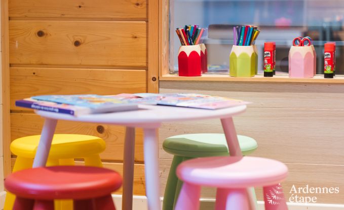 Grande maison de vacances prs de Durbuy pour 9 personnes avec jacuzzi couvert, jardin cltur et espace de jeux