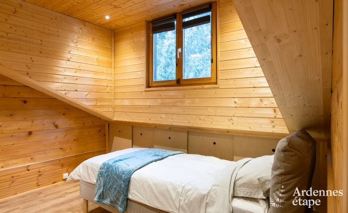 Grande maison de vacances prs de Durbuy pour 9 personnes avec jacuzzi couvert, jardin cltur et espace de jeux