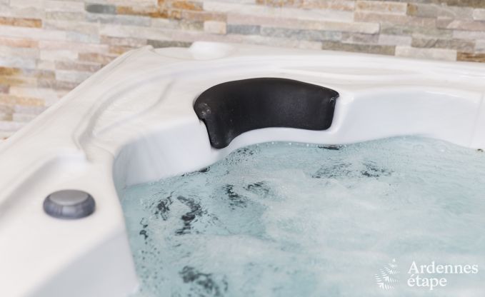 Grande maison de vacances prs de Durbuy pour 9 personnes avec jacuzzi couvert, jardin cltur et espace de jeux