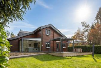 Maison de vacances prs de Durbuy, 4 chambres, 9 personnes, terrasse prive, jacuzzi, salle de jeux, confort familial