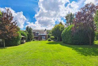 Maison de vacances moderne pour 6 personnes avec jardin à Durbuy. 2 chiens sont les bienvenus!