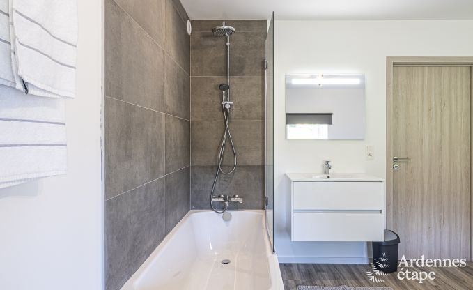 Maison de vacances � Durbuy pour 14 personnes avec 5 chambres, 4 salles de bain et jardin priv�