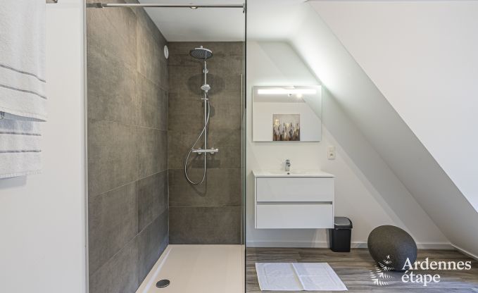 Maison de vacances � Durbuy pour 14 personnes avec 5 chambres, 4 salles de bain et jardin priv�