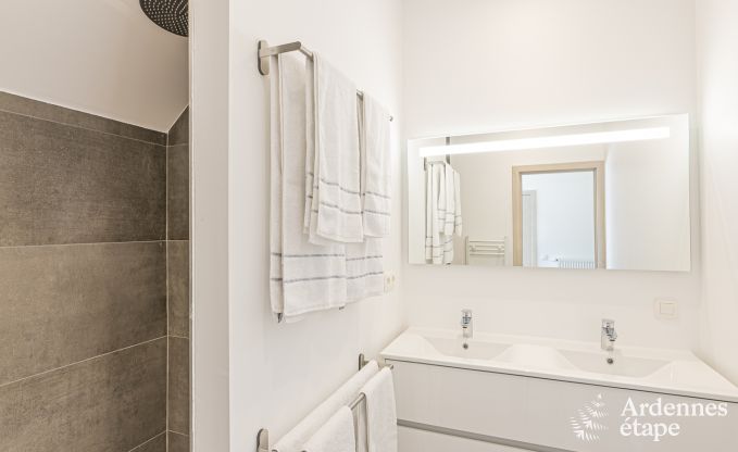 Maison de vacances � Durbuy pour 14 personnes avec 5 chambres, 4 salles de bain et jardin priv�