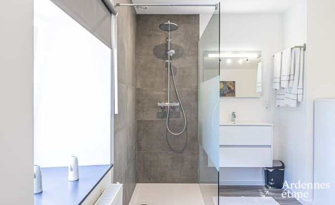 Maison de vacances � Durbuy pour 14 personnes avec 5 chambres, 4 salles de bain et jardin priv�