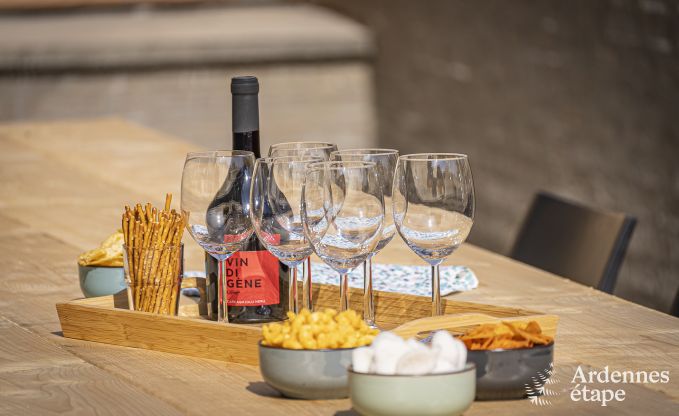 Maison de vacances � Durbuy pour 14 personnes avec 5 chambres, 4 salles de bain et jardin priv�