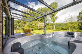 Gte pour 2 avec jacuzzi privatif, en Ardenne (prs de Durbuy)