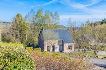 Agréable villa pour 8 personnes avec cabine infrarouge à Durbuy