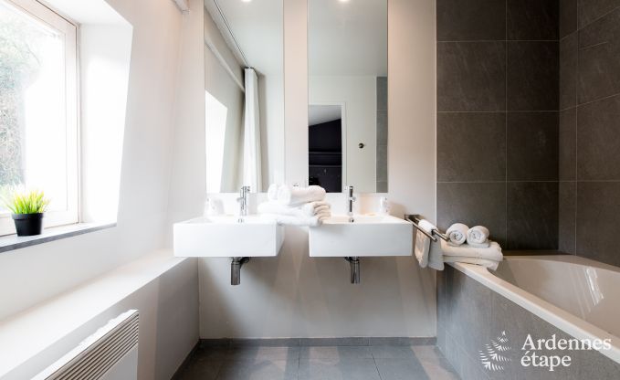S�jour m�morable � Durbuy : Maison de vacances spacieuse pour 18 personnes avec �quipements de luxe en plein c�ur de l'Ardenne