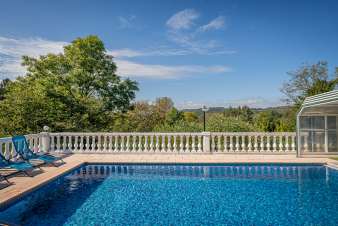 Chalet à Durbuy pour 12 personnes avec piscine, sauna, jacuzzi et jardin privé
