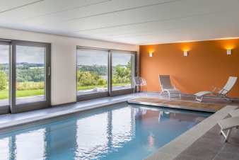 Grande maison de vacances à Durbuy pour 11 avec sauna, piscine et salle de jeux