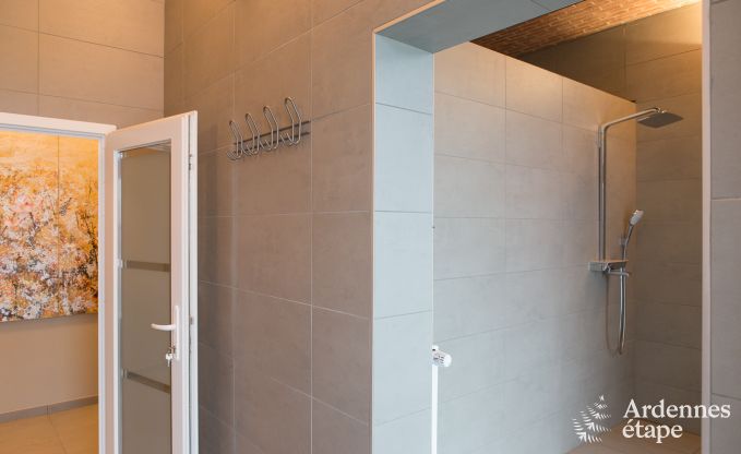 Villa de luxe � Durbuy : h�bergement pour 15 personnes avec piscine, spa et nature en Ardenne