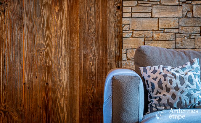 Sjour de dtente en Ardenne : spacieux chalet  Durbuy pour 8 personnes avec jacuzzi sur la terrasse