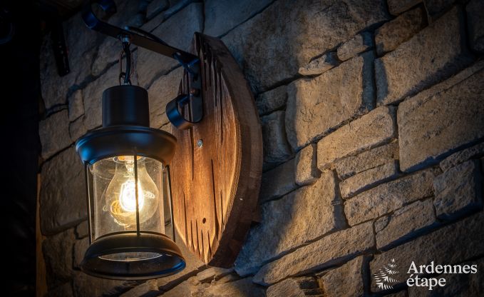 Sjour de dtente en Ardenne : spacieux chalet  Durbuy pour 8 personnes avec jacuzzi sur la terrasse