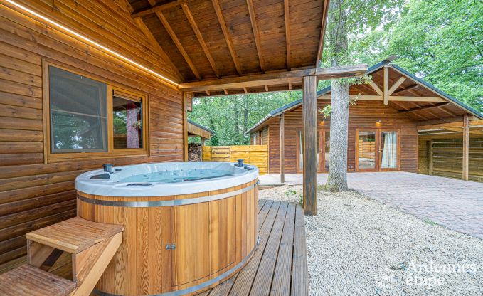 Sjour de dtente en Ardenne : spacieux chalet  Durbuy pour 8 personnes avec jacuzzi sur la terrasse