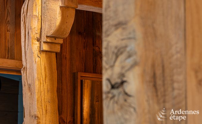 Sjour de dtente en Ardenne : spacieux chalet  Durbuy pour 8 personnes avec jacuzzi sur la terrasse