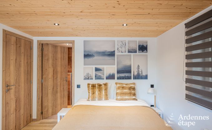 Sjour de dtente en Ardenne : spacieux chalet  Durbuy pour 8 personnes avec jacuzzi sur la terrasse