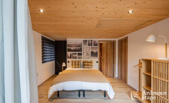 Sjour de dtente en Ardenne : spacieux chalet  Durbuy pour 8 personnes avec jacuzzi sur la terrasse