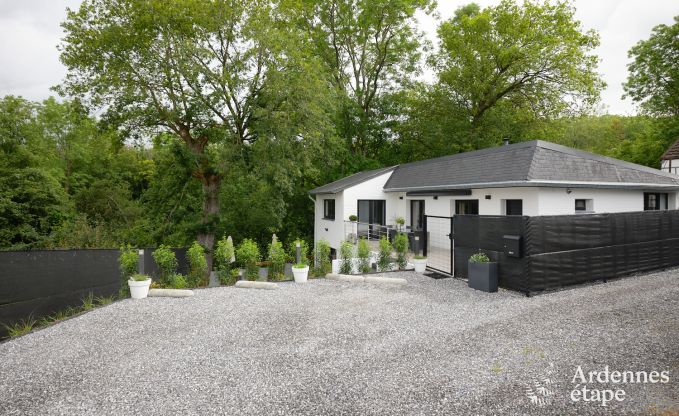 Maison de vacances avec jacuzzi et int�rieur moderne � Durbuy, id�al pour 2 couples ou famille de 4