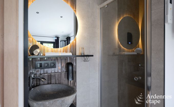 Maison de vacances avec jacuzzi et int�rieur moderne � Durbuy, id�al pour 2 couples ou famille de 4