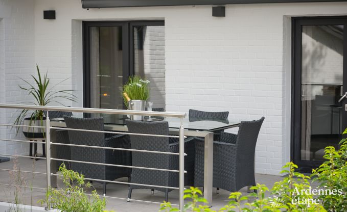 Maison de vacances avec jacuzzi et int�rieur moderne � Durbuy, id�al pour 2 couples ou famille de 4