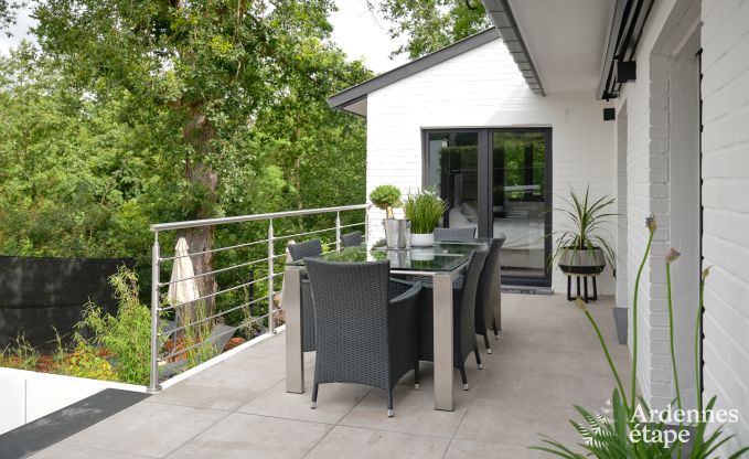 Maison de vacances avec jacuzzi et int�rieur moderne � Durbuy, id�al pour 2 couples ou famille de 4