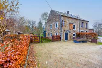 Gîte 7/8 personnes (chiens admis) à Érezée