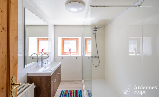 Maison de vacances avec jacuzzi couvert � Erez�e pour 16 personnes en Ardenne