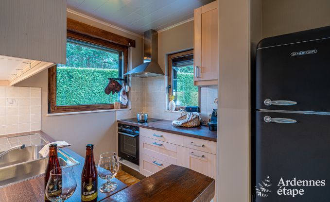 Gte confortable pour 6 personnes  Ereze, Ardenne : profitez du confort, du jacuzzi et de la proximit de la nature