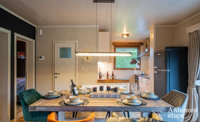 Gte confortable pour 6 personnes  Ereze, Ardenne : profitez du confort, du jacuzzi et de la proximit de la nature
