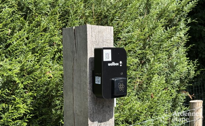 G�te confortable pour 6 personnes � Erez�e, Ardenne : profitez du confort, du jacuzzi et de la proximit� de la nature