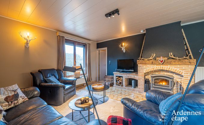 G�te confortable pour 6 personnes � Erez�e, Ardenne : profitez du confort, du jacuzzi et de la proximit� de la nature