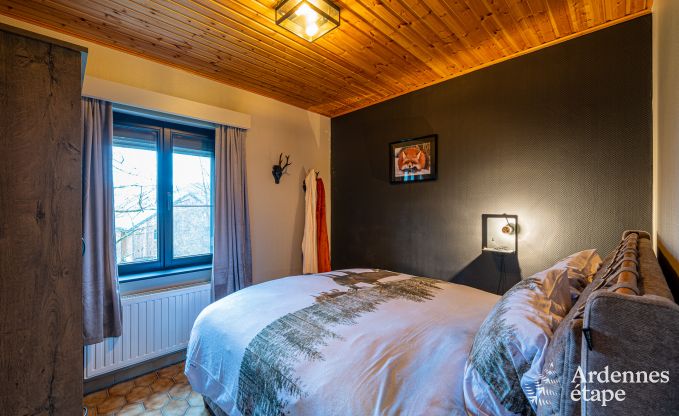 G�te confortable pour 6 personnes � Erez�e, Ardenne : profitez du confort, du jacuzzi et de la proximit� de la nature