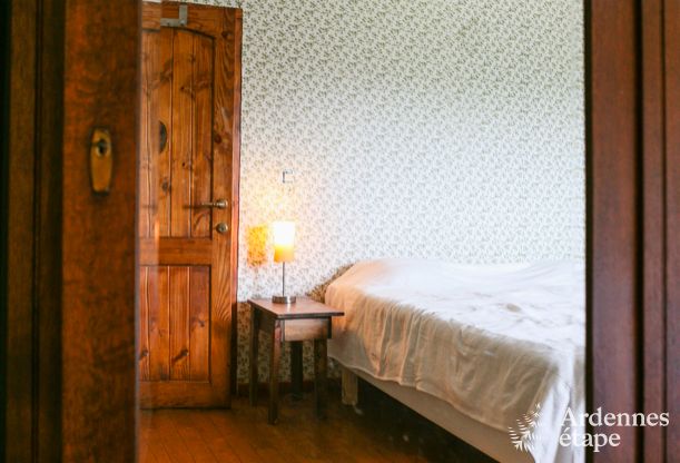 Maison spacieuse 12 personnes � Erez�e, 6 chambres, sauna, jacuzzi, salle de jeux, Ardenne