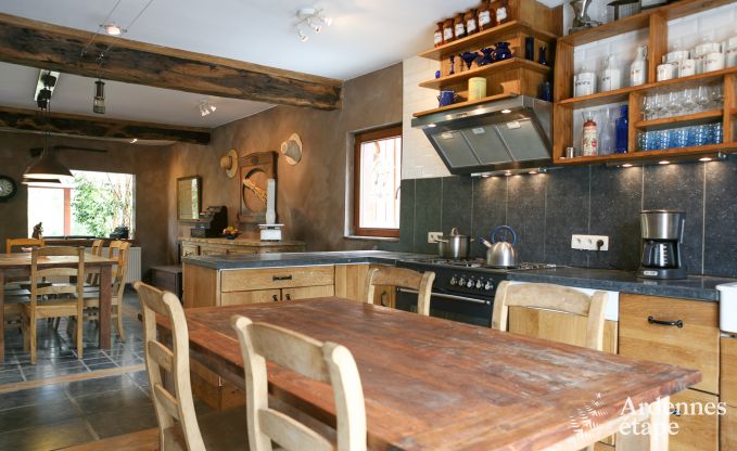 Maison spacieuse 12 personnes � Erez�e, 6 chambres, sauna, jacuzzi, salle de jeux, Ardenne