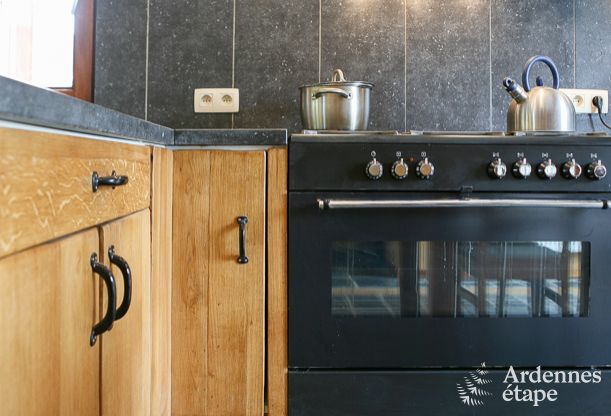 Maison spacieuse 12 personnes � Erez�e, 6 chambres, sauna, jacuzzi, salle de jeux, Ardenne