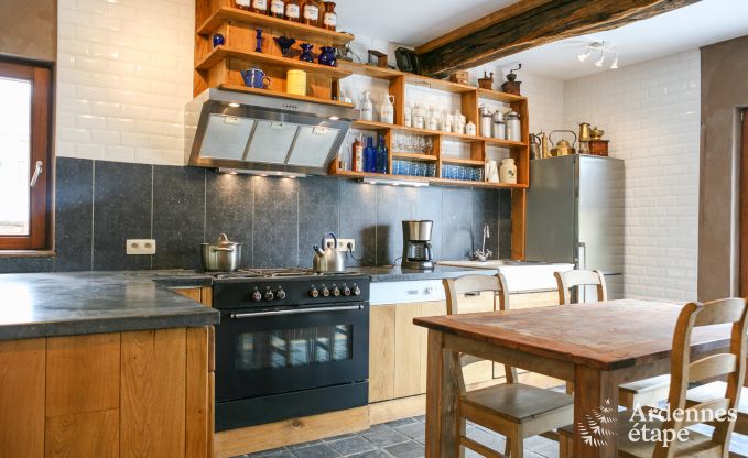 Maison spacieuse 12 personnes � Erez�e, 6 chambres, sauna, jacuzzi, salle de jeux, Ardenne