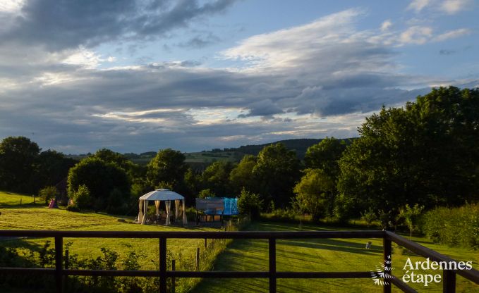 Maison spacieuse 12 personnes � Erez�e, 6 chambres, sauna, jacuzzi, salle de jeux, Ardenne